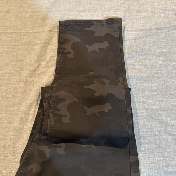 Banana Republic Traveler Pants - 31 x 30 - Picture 2 of 3